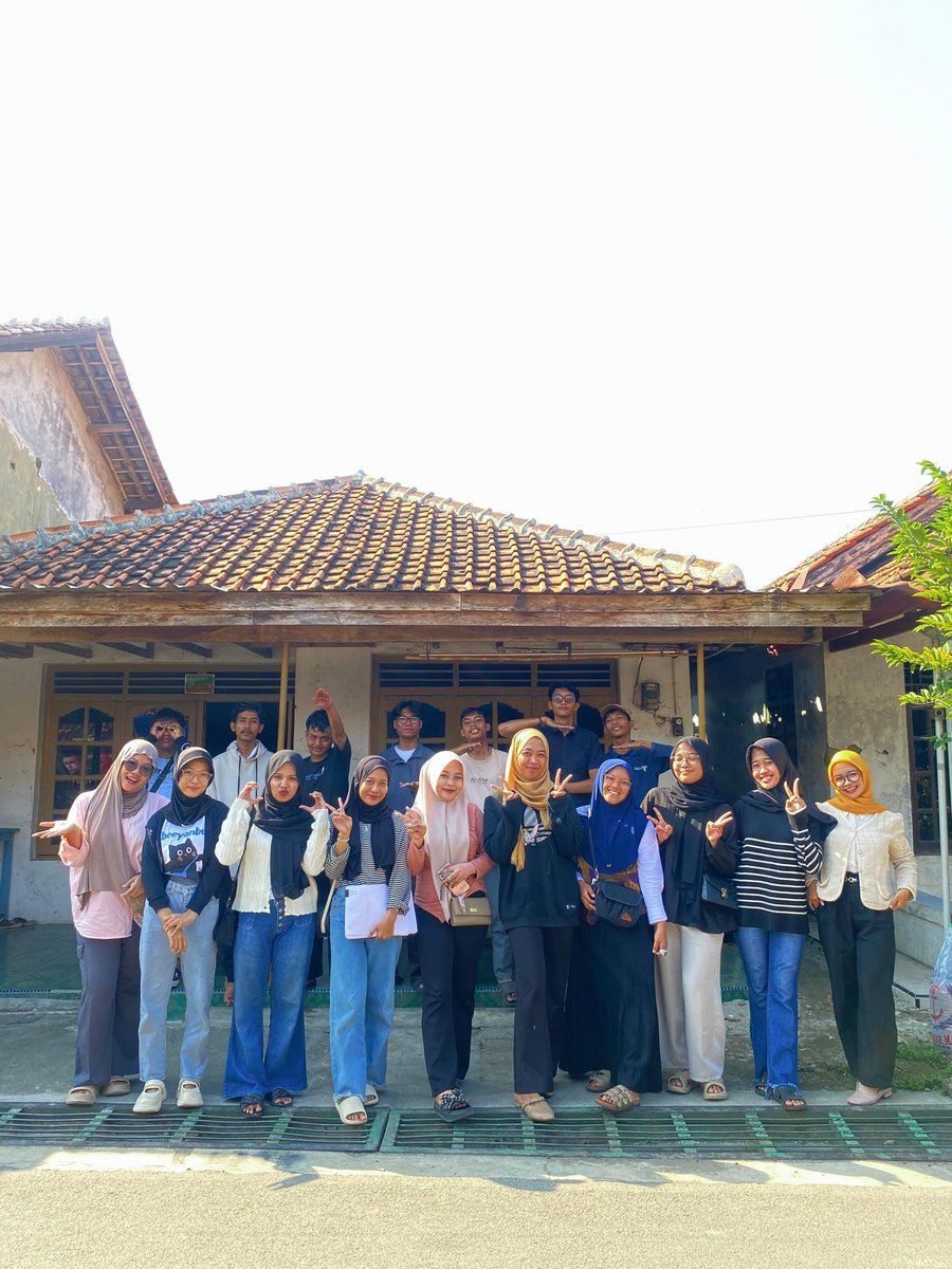 MUPASA VOL.2
Pada hari Minggu, 20 Juli 2025 bertempat di kediaman saudari Amelia di ulujami, pemalang telah dilaksanakan MUPASA 2 oleh HMPS perbankan Syariah UIN K.H Abdurrahman Wahid Pekalongan.