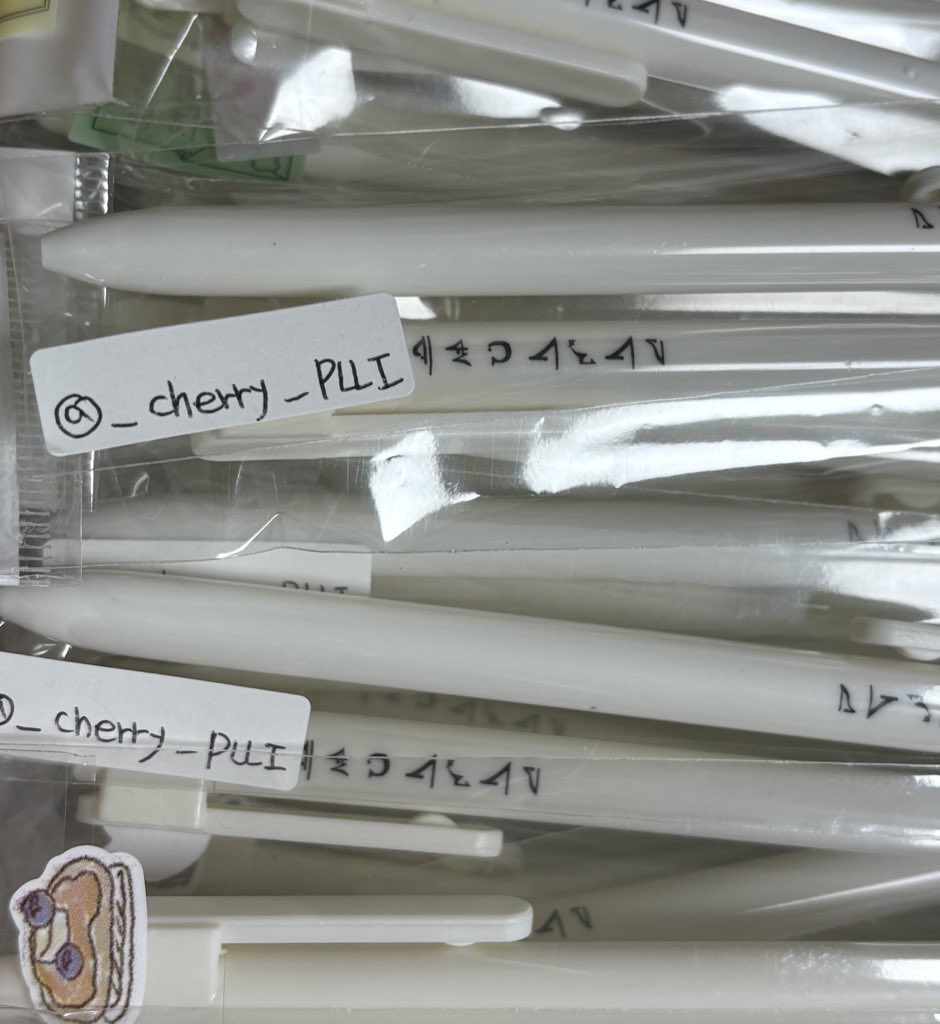 _cherry_PLLI's tweet image. ✨ #RT 2025 PLAVE Asia Tour 
[DASH: Quantum Leap] in Seoul

💙 아스테룸어 볼펜 100개
💜 8월 16일 (토) 중콘 - 17일 (일) 막콘
💗 중콘 : 지정 장소 ❌
❤ 막콘 : 지정 장소 ⭕
🖤시간 / 장소/ 착장 : 당일 공지

관심있으시다면 RT와 맘찍을..🥲