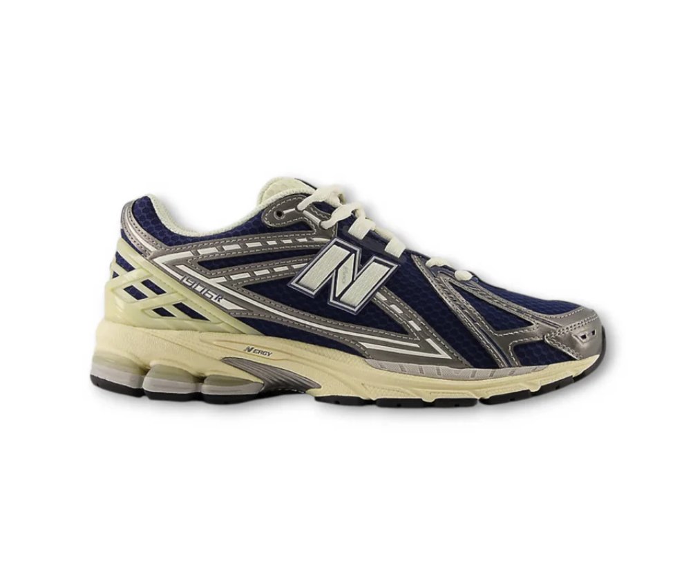 SOLELINKS's tweet image. Ad: Dropped via Grinmore
New Balance 1906R ‘Silver Metallic/Deep Ocean’
=> bit.ly/4feEfIc