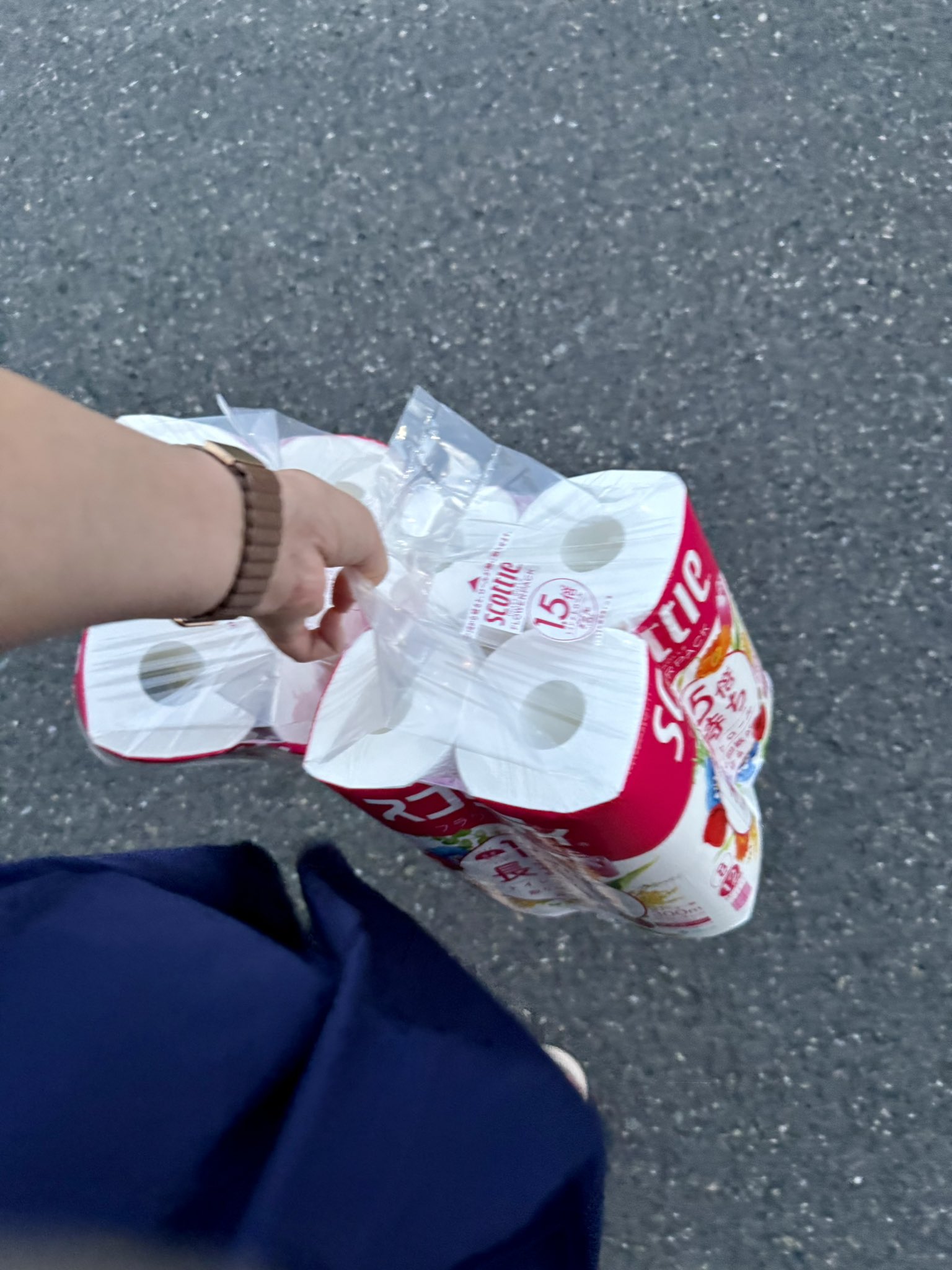 ちりめんさんページ ちりめん風船ポーチ きよら 風韻つばき 薄紅 – みおつくし横丁