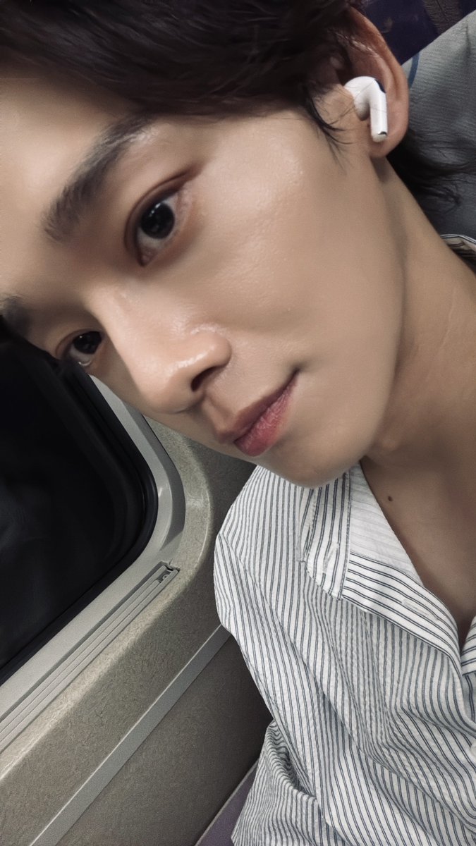 enjieLou's tweet image. Jongdae thanking all the people who came to see him today despite the hot weather π₯Ή
π¦: Going home to Seoul π
π¦: To all who came to see the
performance, it was a performance that I was so thankful for in this hot weather. ππ»