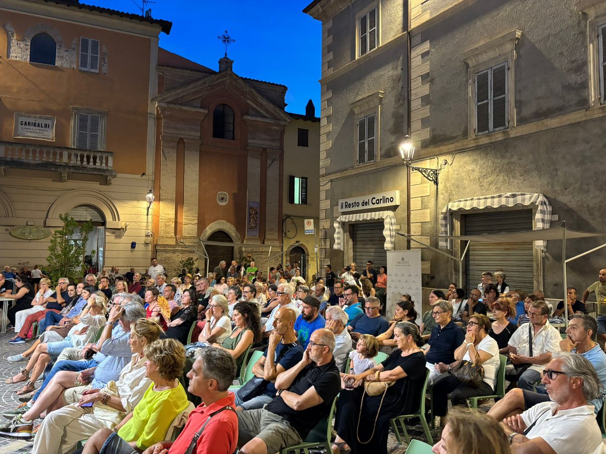 MarcoRizzoDSP's tweet image. C’era una volta Berlinguer. Oggi in Italia c’è la Schlein e, nelle Marche, c’è Ricci. Sinistra e destra, due facce della stessa medaglia. DSP si batte per la sovranità popolare, per la Pace, per valorizzare le forze del lavoro, ceto medio e classe lavoratrice.