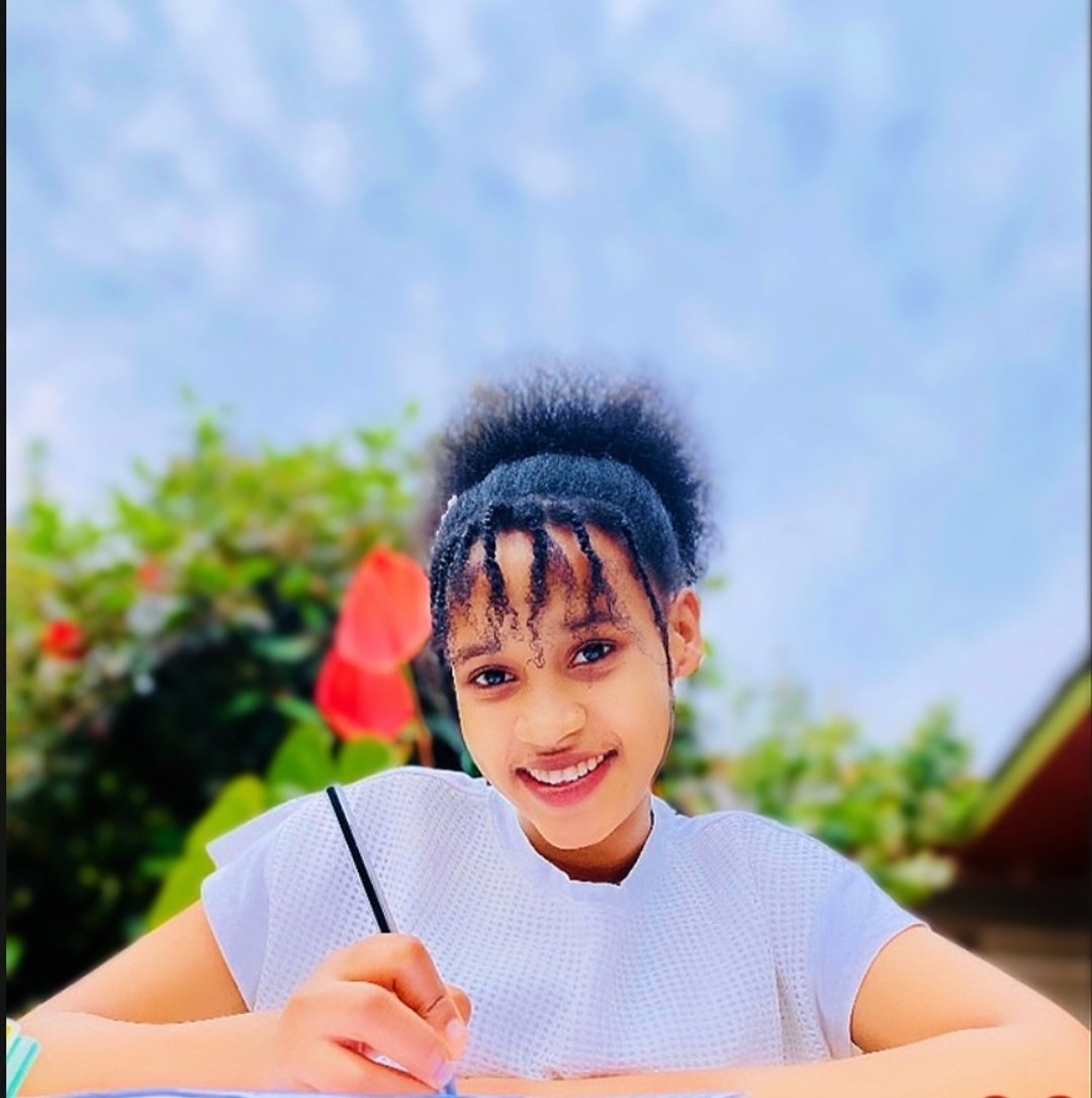 SeyiNiki's tweet image. Wanani huyu ☺️

Muwe na weekend njema wapendwa ❤️