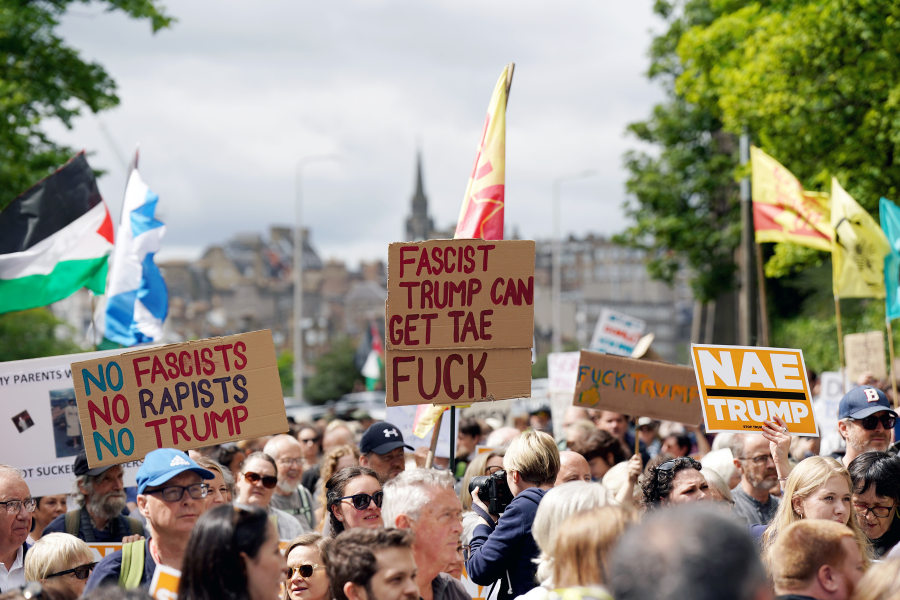 ScotNational's tweet photo. Hundreds of people in both Aberdeen and Edinburgh have gathered to protest against Donald Trump this afternoon 

The US President is currently in Scotland during a five-day trip where he is visiting two of his golf courses https://t.co/1lqwj0V6KH