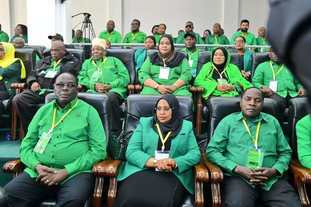 urtupdates's tweet image. Mwenyekiti wa Chama Cha Mapinduzi na Rais wa Jamhuri ya Muungano wa Tanzania Mhe. Dkt. @SuluhuSamia akiongoza Mkutano Mkuu Maalum wa @ccm_tanzania Taifa kwa njia ya kidijitali ambapo ameongea na Wajumbe wa Mkutano huo nchi nzima kwa njia ya mtanadao tarehe 26 Julai, 2025 katika…