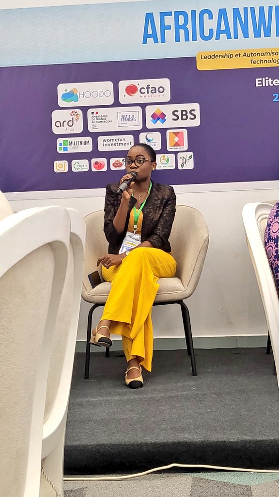 C_viang's tweet photo. Etre leader c’est être capable d’amener les autres à avoir la même vision que soi.
Dominique Estelle ASSAKO
#AfricanWITSMeetUp6 @AfricanWITS
#Panel2 #Technologie https://t.co/T6LGp2YadO