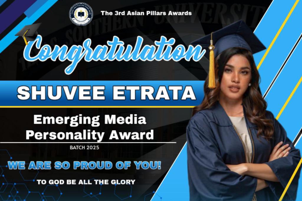 lazypengwings's tweet image. 🚨FLASH MOB ALERT🚨
Shuvee has been honored with the Emerging Media Personality Award by the 3rd Asian Pillars Awards 2025. What a proud moment!
Act like a kamag-anak na proud na proud dahil gumraduate si pamangkin kahit wala ka namang ambag sa tuition.
Retweet, quote, and…