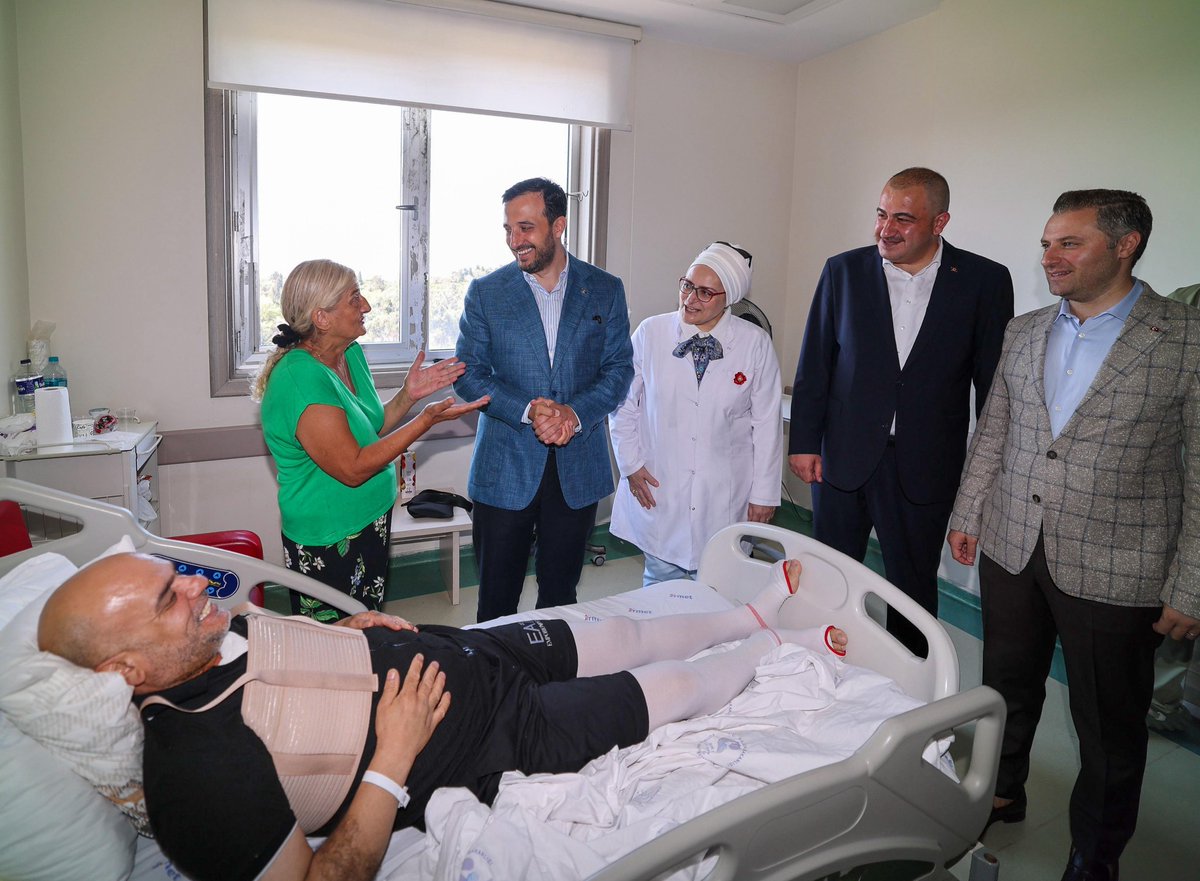 abdullahozdemir's tweet image. Bakırköy Dr. Sadi Konuk Eğitim ve Araştırma Hastanesi’nde tedavi gören kıymetli vatandaşlarımızı ziyaret ettik.
Mücadele azimlerine, sabırlarına şahitlik ettik. Rabbim her birine hayırlı, acil şifalar nasip eylesin. Dualarımız onlarla…