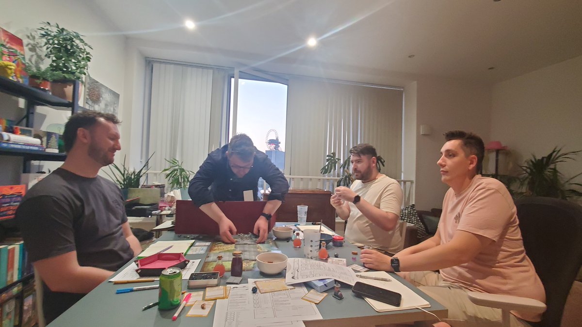 aychinghei's tweet photo. Shout out to my friends who are patient enough to teach me how to play DnD. 
I feel like I learned more vocabulary and note-taking skills from DnD than from school
kinda miss uk ngl https://t.co/H3VcrAEIAP