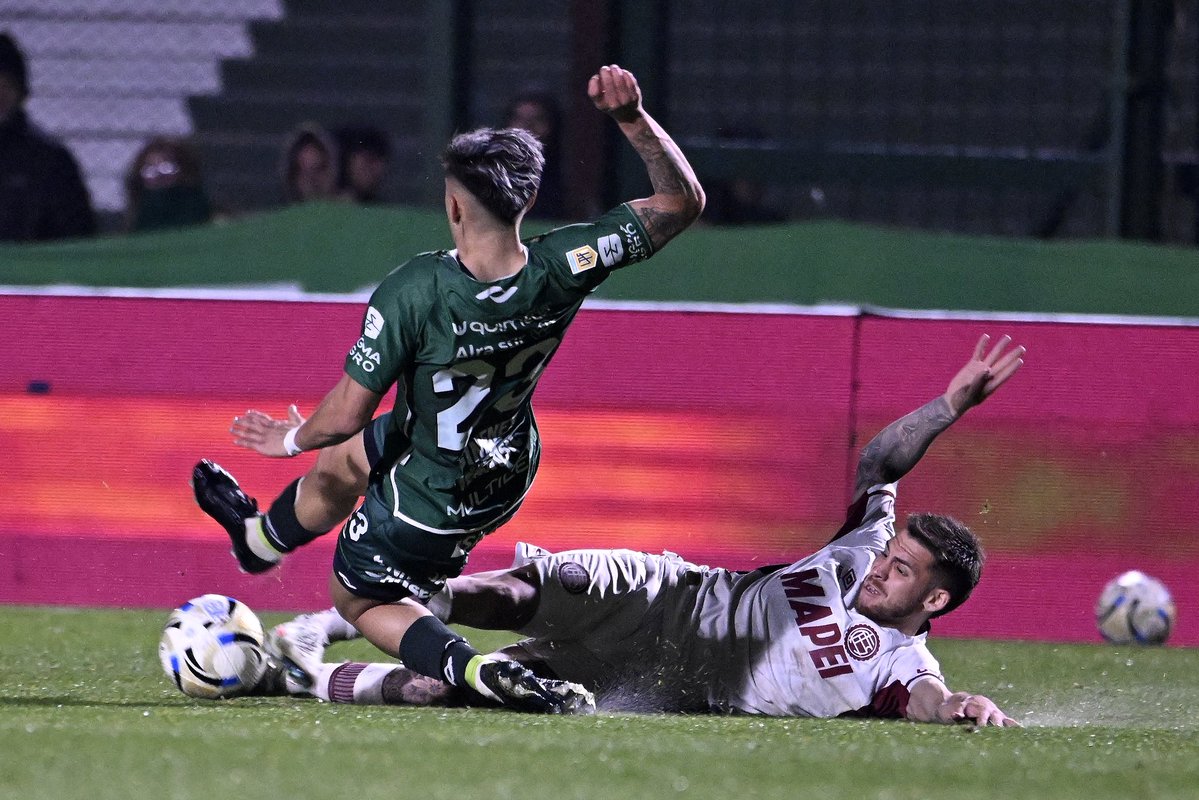 clublanus's tweet image. Lo dejamos todo en Junín y volvimos con los tres puntos. Esto continúa, Granate 🇱🇻👊