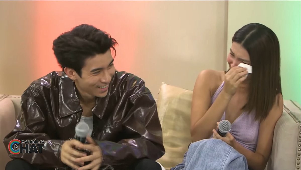 onlyanjbrentM's tweet image. dejavu feels. Happy pill talaga ni Brentyboi si Anj lalo pag umiiyak.  🤭🤣

#AnjBrent