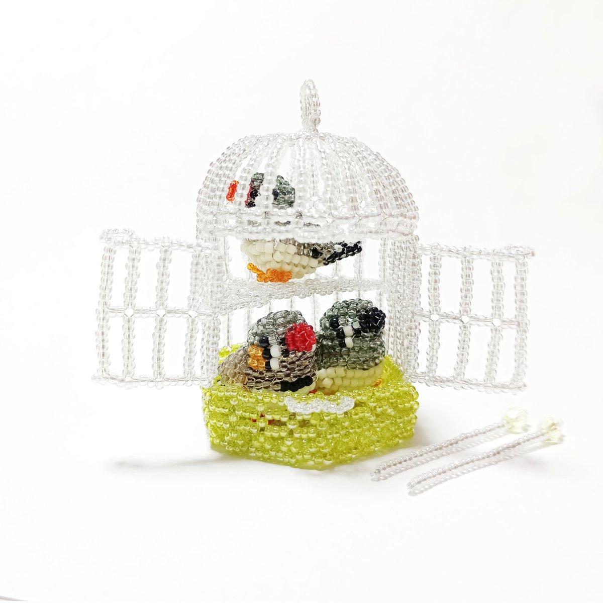 beaded_bird's tweet image. 3羽入ります✨️
#キンカチョウ #小鳥 #シードビーズ #ハンドメイド #minne で年内に販売予定でっす♪