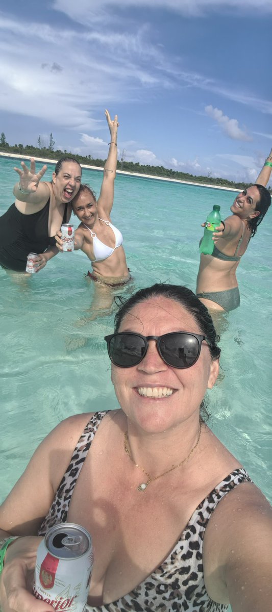 Marta M. Macías tweet media