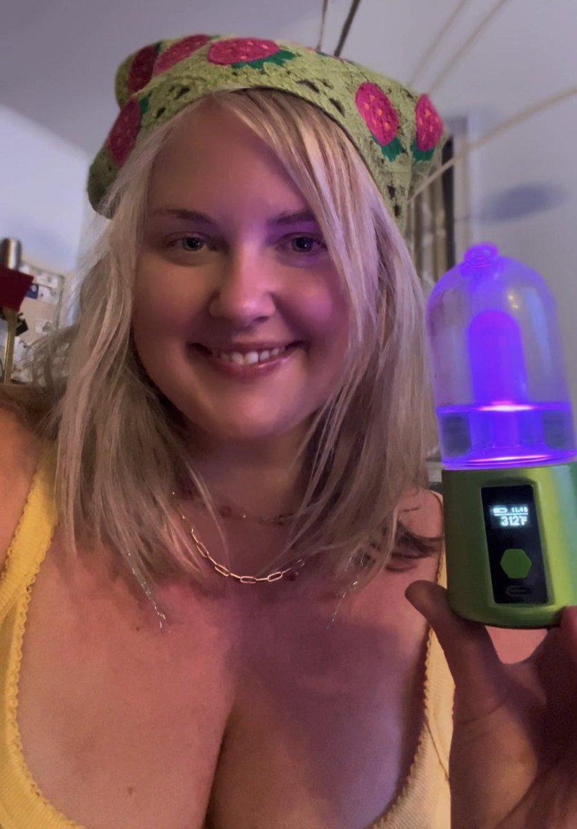 marinajuanax's tweet image. Winner is @TimmyToad84 for the lovely BOMB ERIG Magloud.
What do you guys want for next weeks giveaway? Seeds? Or smoking devices?