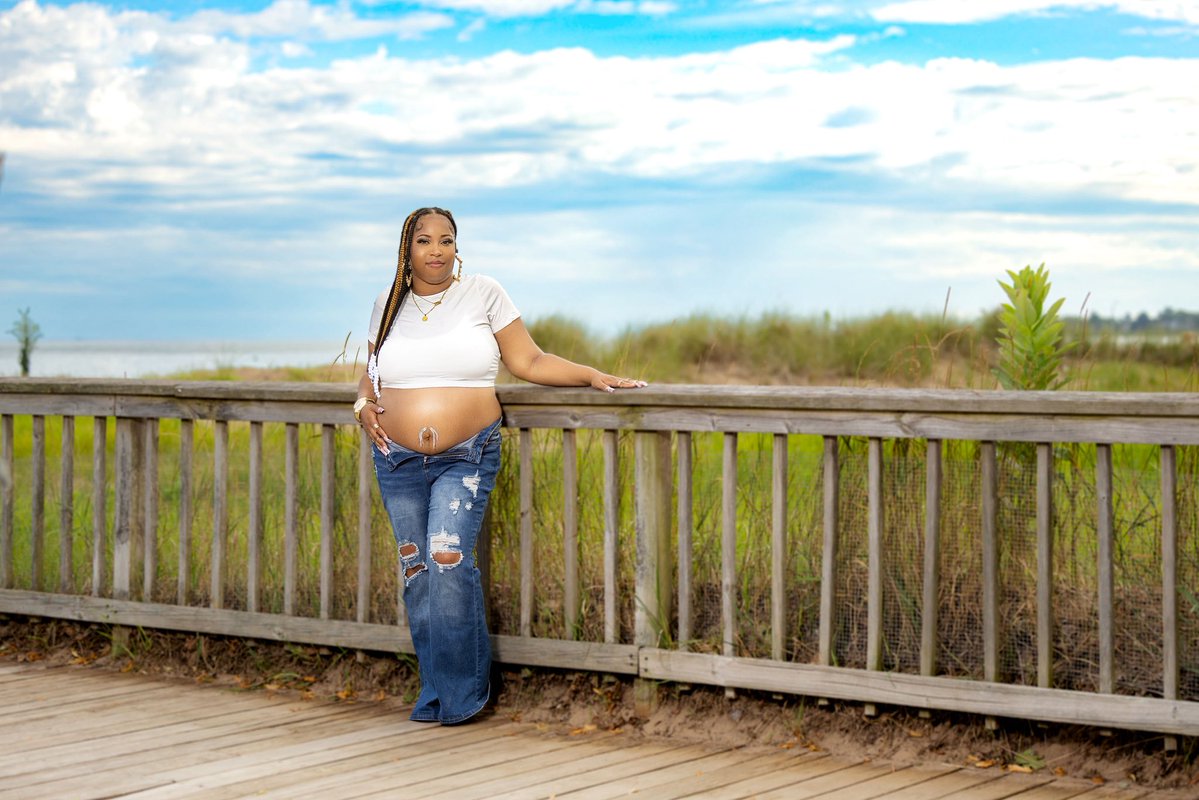 ElevatedHoneyyy's tweet image. Yes, it’s true. Sy Honey is having A BABY 🎉 I took my space online, focusing on my second child while my first is turning 18 next week. I’m blessed 🥹 I’m happy 😌 God chose this for us 👩🏽❤️💋👨🏿 🤲🏽 - and quite frankly I carry SO good 🤭😍🤰🏽✨ 8.5 months down 🥰