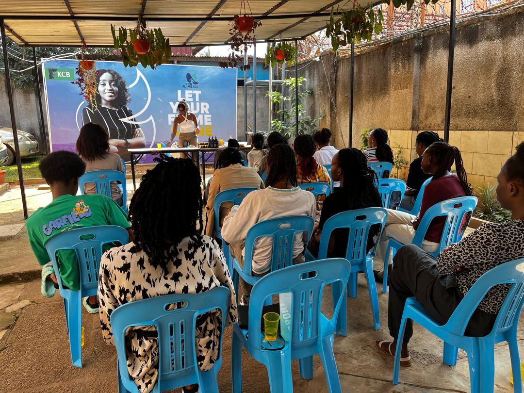 mkazipreneur's tweet image. Earlier, we had an inspiring #SkillingSaturday with @CROWNED_UG, diving into healthy hair routines, common care mistakes, and hands-on herbal oil making! 🌿✨
From ingredient ratios to herbs to avoid, the learning was rich and insightful. 💇🏾♀💡
#HairCare #NaturalHair