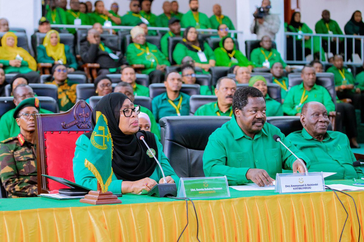 fumbokhanJr's tweet image. Mwenyekiti wa Chama Cha Mapinduzi na Rais wa Jamhuri ya Muungano wa Tanzania Mhe. Dkt. Samia Suluhu Hassan akiongoza Mkutano Mkuu Maalum wa CCM Taifa kwa njia ya kidijitali ambapo ameongea na Wajumbe wa Mkutano huo nchi nzima kwa njia ya mtanadao tarehe 26 Julai, 2025 katika…