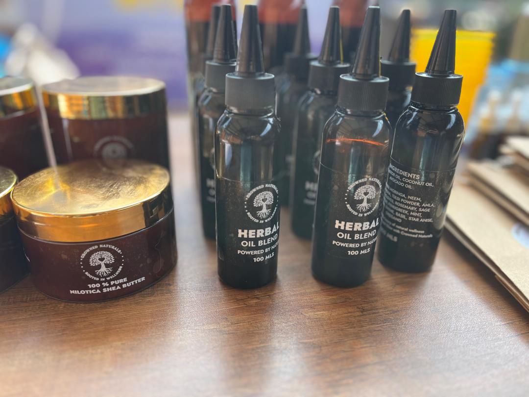 mkazipreneur's tweet image. Earlier, we had an inspiring #SkillingSaturday with @CROWNED_UG, diving into healthy hair routines, common care mistakes, and hands-on herbal oil making! 🌿✨
From ingredient ratios to herbs to avoid, the learning was rich and insightful. 💇🏾♀💡
#HairCare #NaturalHair