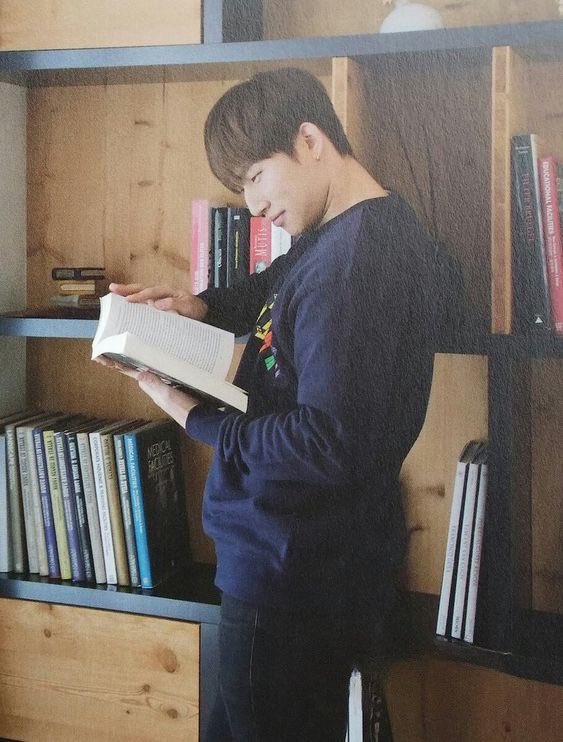 museofdae's tweet image. Umm so... where can I applied to be his girlfriend or his wife?
별이 빛나는 이 밤 가슴속 떨리는 마음
너를 향해 모두 줄게, babe
좀 더 내게 다가와, 내 두 손을 잡아봐
나를 너에게 줄게
Take me, take me, take me, I'm yours🎶🎵