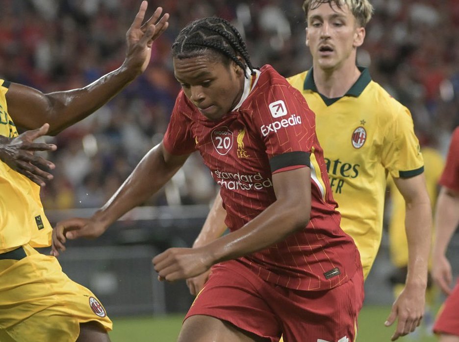abilasports's tweet image. 🦅 16 yaşındaki Beşiktaşlı Rio Ngumoha'nın Milan karşısındaki ilk yarı performansı.
En çok şans yaratan oyuncu (2)
En çok ikili mücadele kazanan oyuncu (4)
En çok dribling yapan oyuncu (3)
Ve 1 asist
Not : Rio'nun babası koyu bir Beşiktaş taraftarı. Her maça geliyor.