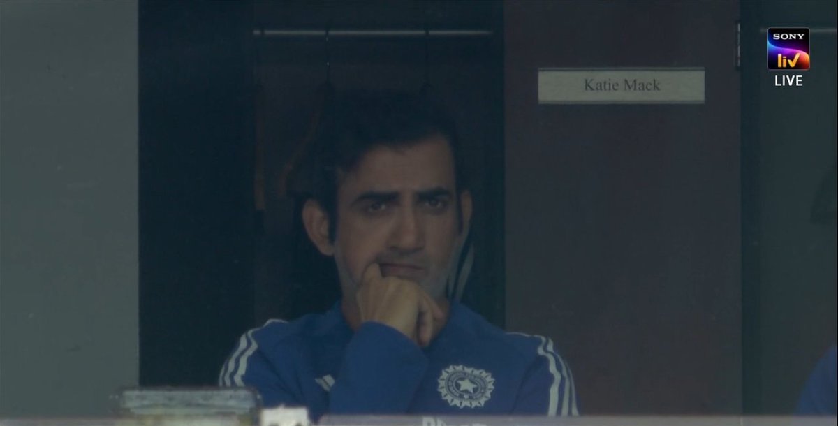 wittybinod's tweet image. Pradhan ji after loosing Phulera panchayat election 
#INDvsENGTest