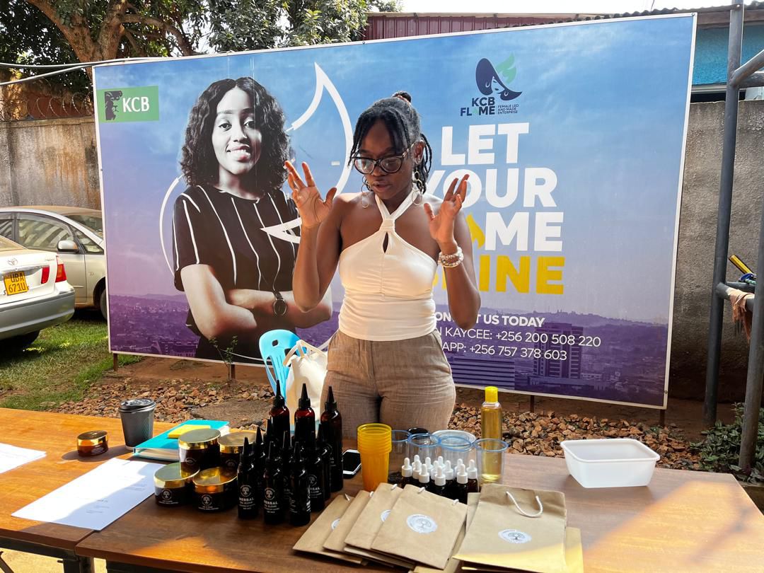 mkazipreneur's tweet image. Earlier, we had an inspiring #SkillingSaturday with @CROWNED_UG, diving into healthy hair routines, common care mistakes, and hands-on herbal oil making! 🌿✨
From ingredient ratios to herbs to avoid, the learning was rich and insightful. 💇🏾♀💡
#HairCare #NaturalHair