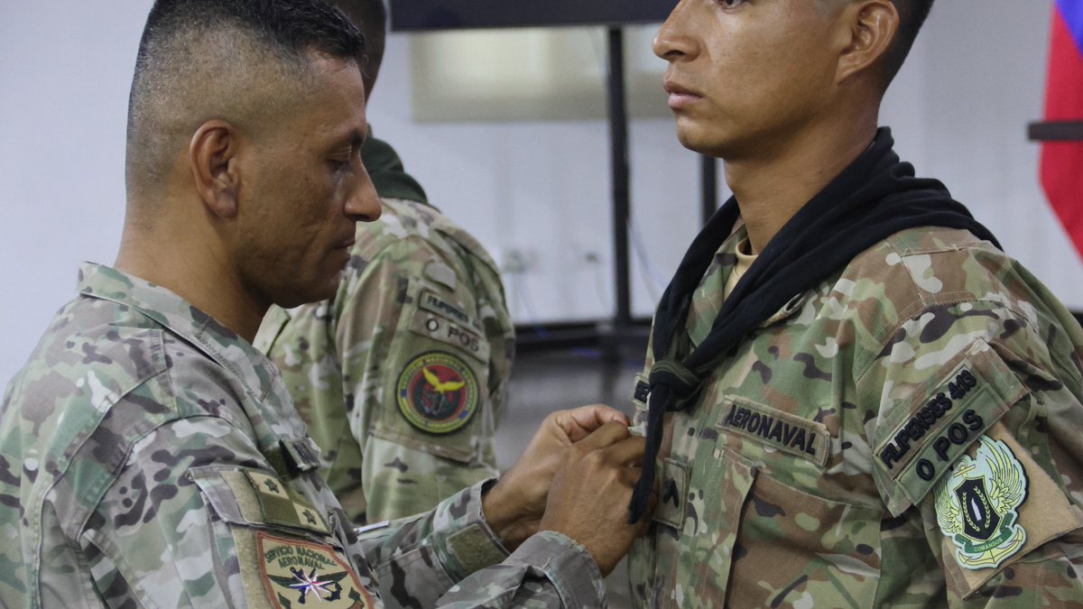 aeronavalpanama's tweet image. 📚 En el Auditorio Aeronaval se clausuró el Curso de Nadador de Seguridad, fortaleciendo las capacidades tácticas de nuestras unidades. La ceremonia fue presidida por el Secretario General, Subcomisionado Julio Peralta, y el Director de Docencia, Comisionado Luis Rodríguez.