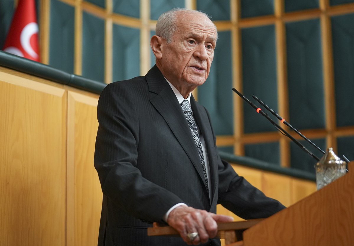 MHP Lideri Devlet Bahçeli: YPG/PYD’nin süreci ağırdan alması, gelişmeleri sakatlama arayışı kabul edilemez bir çirkefliktir turkgun.com/siyaset/mhp-li…