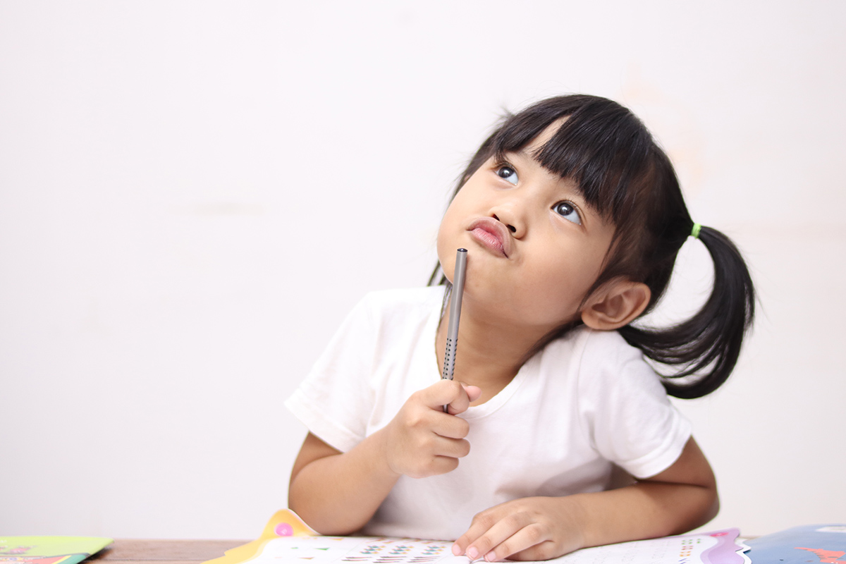 We're having fun making a DIY magic 8 ball game on Sunday's sensory quest. What questions do you need answers to? bit.ly/ReadCMOM
#CMOMLiteracy #CMOMemphis #PlayfulLearning #EarlyChildhoodDevelopment #EarlyChildhoodLearning