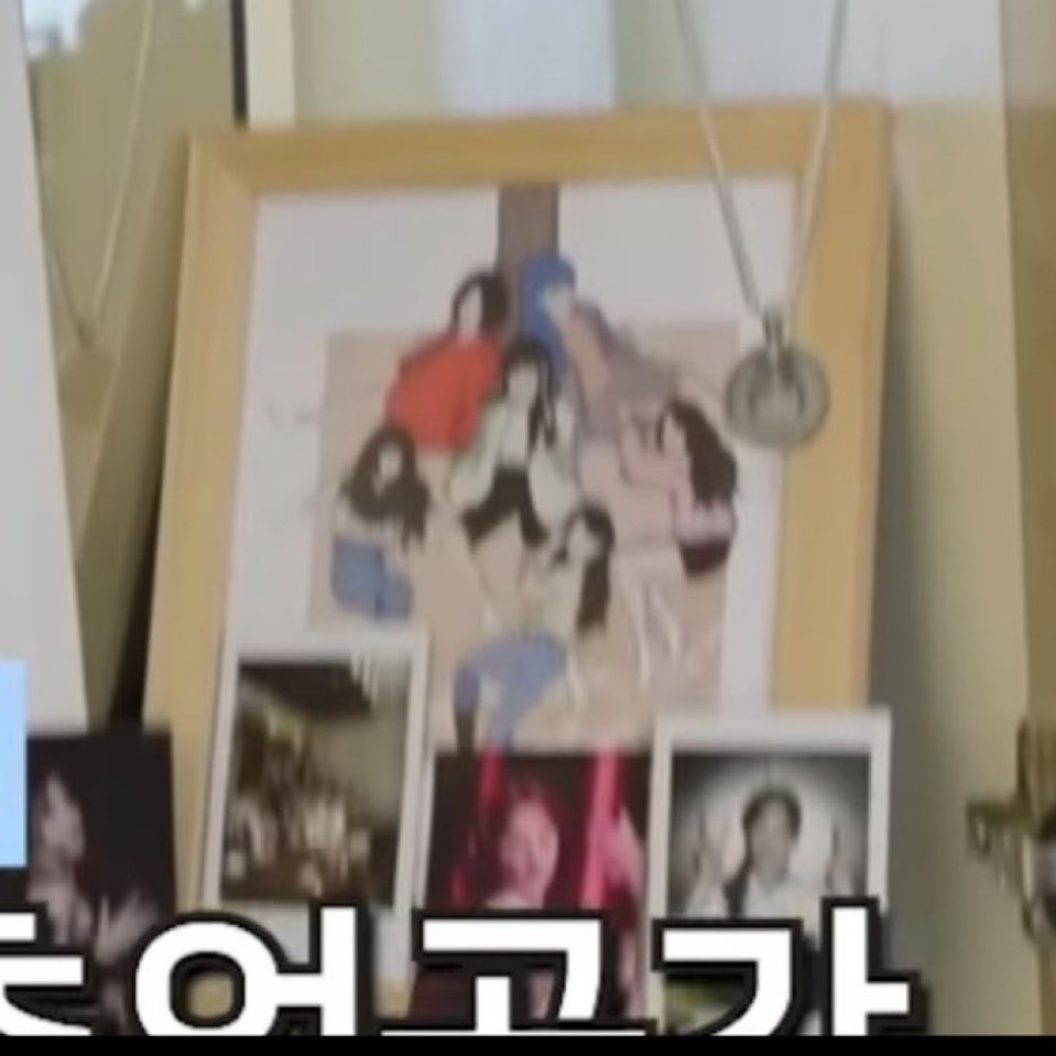 mari_gznie's tweet image. OT6 IDLE PIC IN SHUHUA’s HOUSE IM CRYINGGGG😭

And there are some rats on this app saying they hate #her and only used her for clout