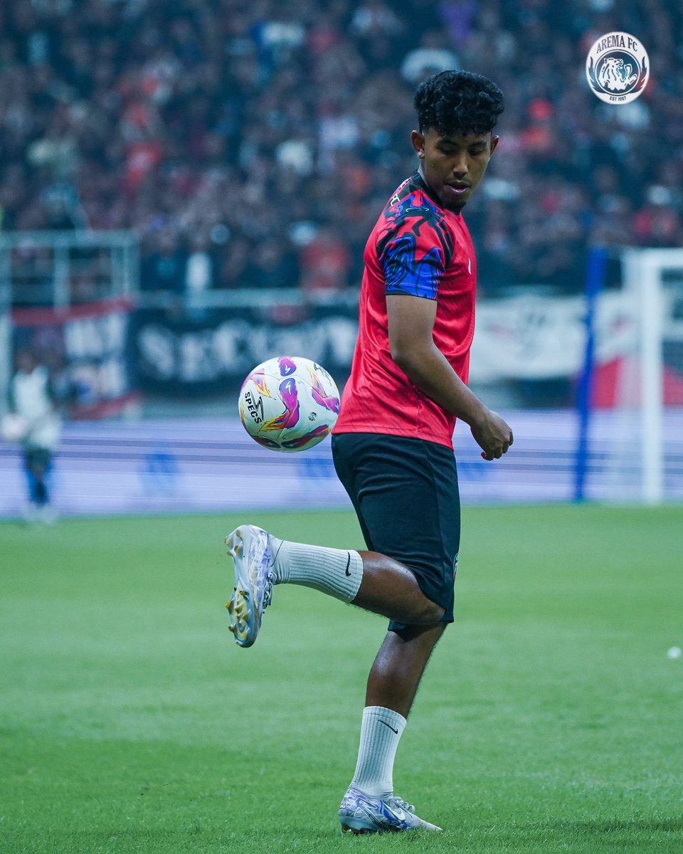 Siap main My Bro!🦁✊🔥

#AremaFC #Aremania #SalamSatuJiwa 
#BersinergiDalamSatuJiwa #AremaDay
