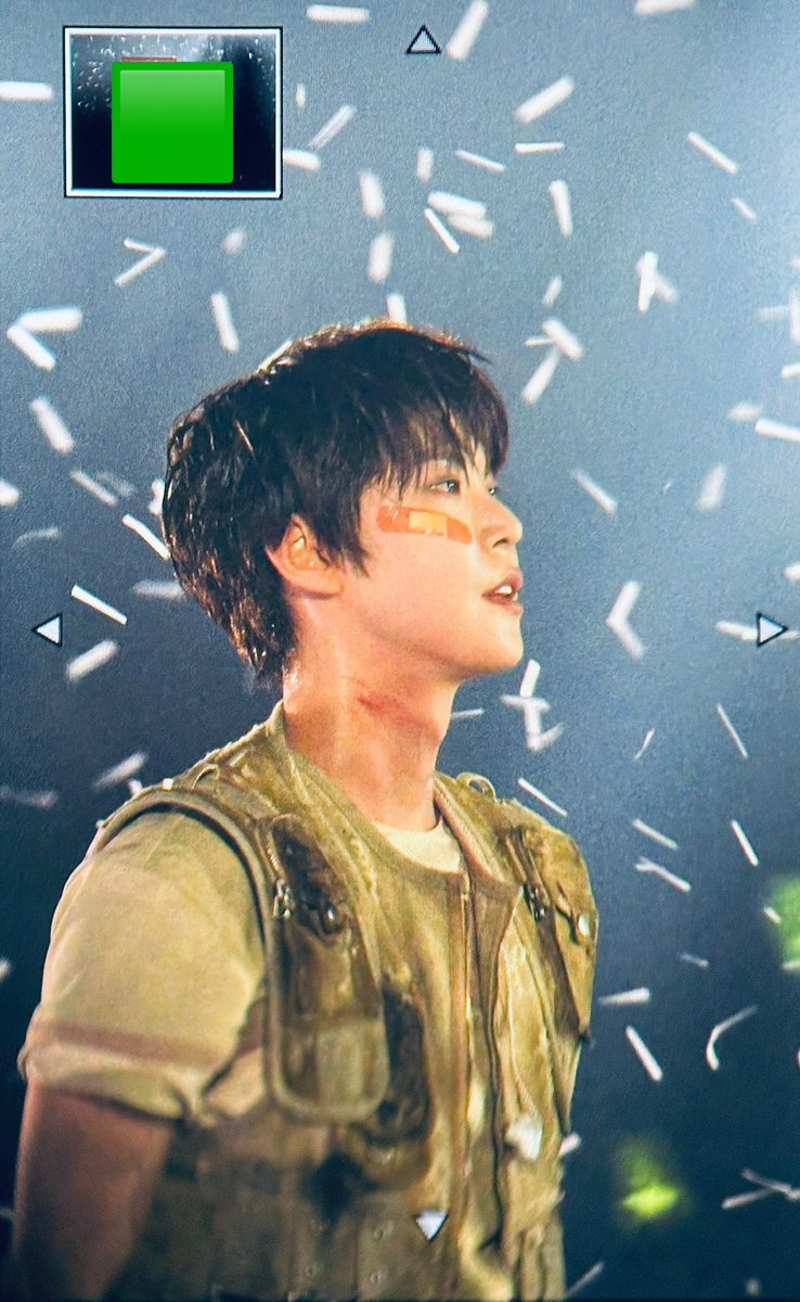 go2liy's tweet image. 이런분장을햇는데도 왜이리이쁜데 ...
군인옷을입엇는데도 넌 왜 아직도 뎡모연인데 ...