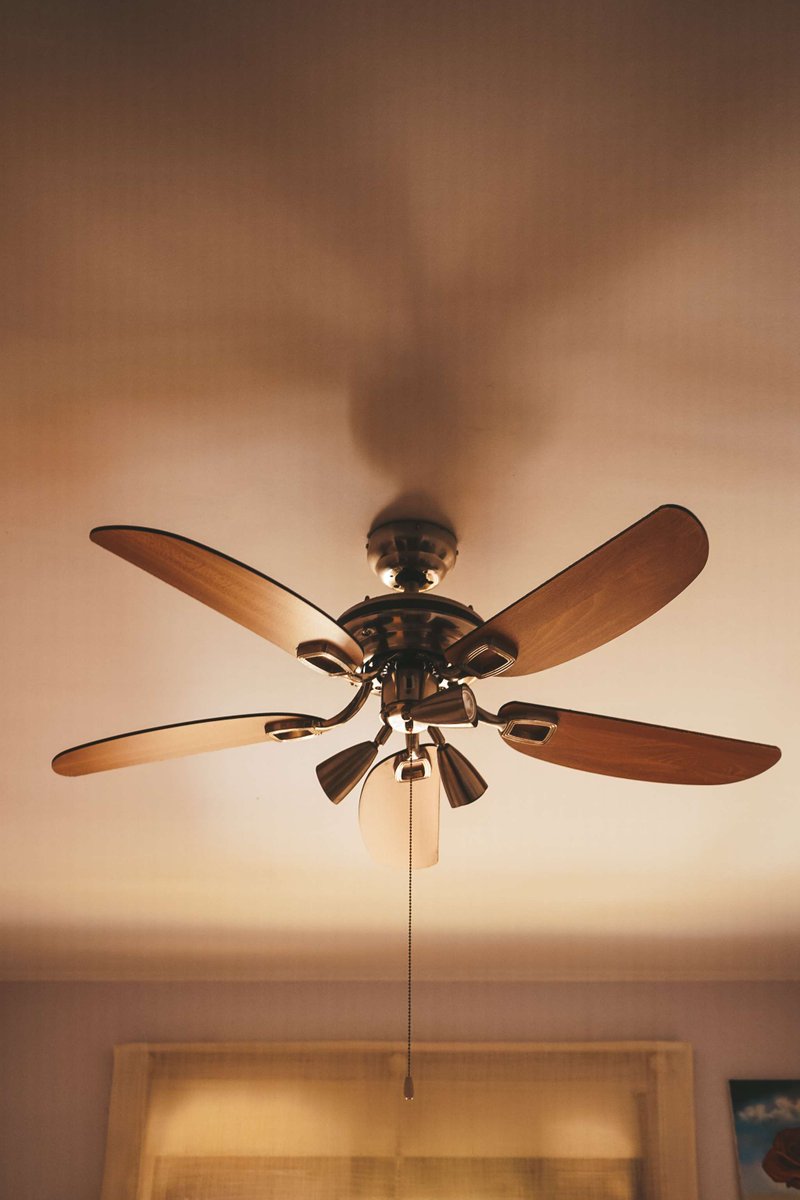 Weekend temps are climbing! Keep ceiling fans spinning counterclockwise to push cool air down. You’ll feel cooler—and may be able to bump up your thermostat a few degrees to save energy.