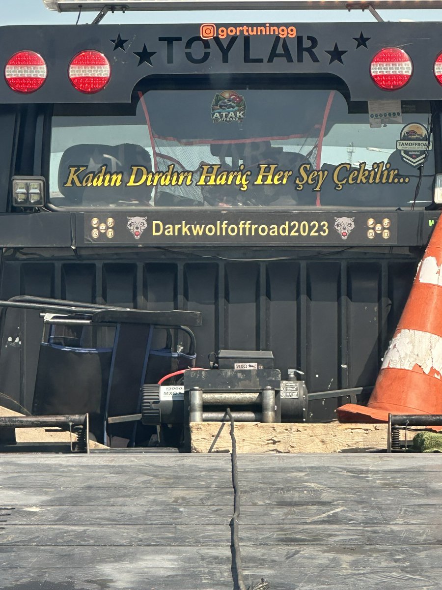 …önünde seyir halindeki çekici üzerine yazılan yazı👌👍😁
Aynennnn dediğünizi duyar gibiyim😅