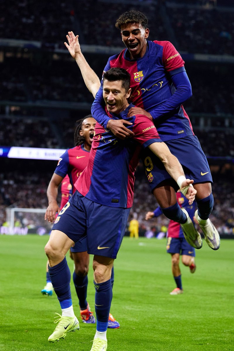 lnstantFoot's tweet image. 🚨 ROBERT LEWANDOWSKI ASSURE QUE LAMINE YAMAL VA MONTER EN PUISSANCE !!! 🤯🔥
"Non seulement c'est un excellent joueur, mais c'est aussi un bon garçon.
Je suis sûr qu'il peut encore être meilleur que l'an passé ! Chaque année, il peut s'améliorer !"
(@marca)