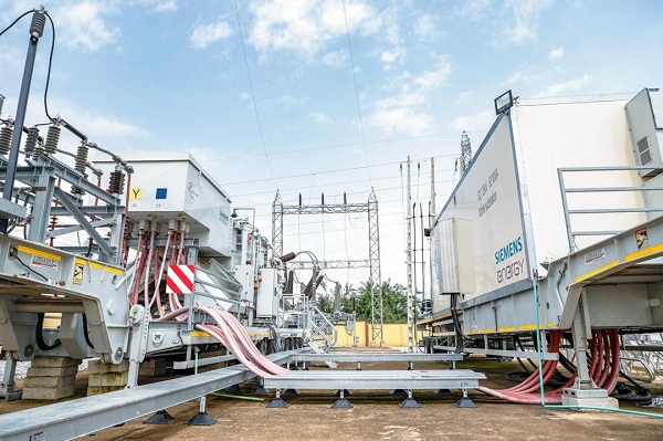 TheNationNews's tweet image. FG boosts power supply in Oyo, commissions 132/33kV mobile substation in Ibadan thenationonlineng.net/fg-boosts-powe…