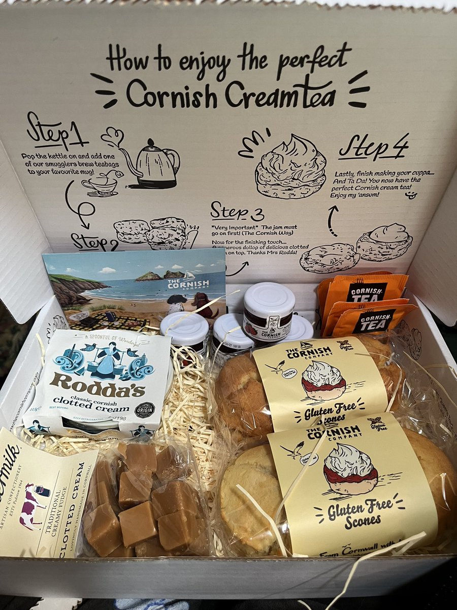 BombsandBubbles's tweet image. Wow wow wow! This Gluten Free Cornish cream tea is absolutely delicious! I can’t even tell they’re gluten free! 

My bestie really did well on this special little delivery to my door for my birthday! 

#BirthdayTreats #Cornish #CreamTea