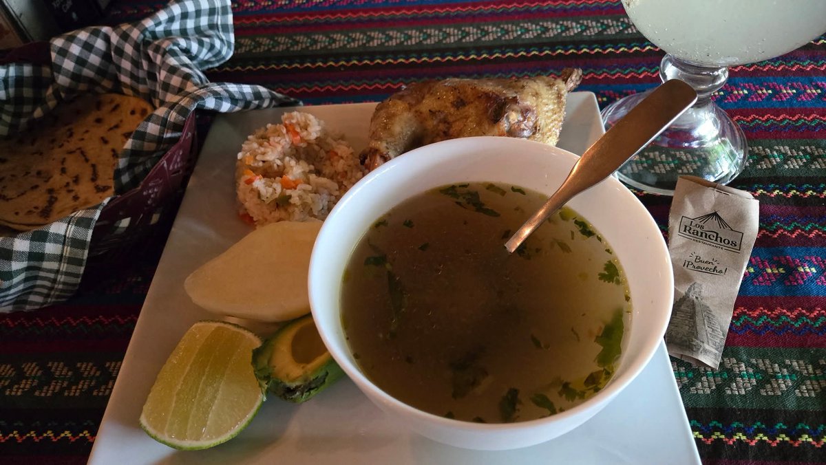 CEDEguate's tweet image. ¡El mejor caldo de gallina en Los Ranchos!
Cuando me invitan a Petén solo pongo dos condiciones:
1) Adecuar horario.
2) Caldito de gallina criolla en Los Ranchos (Santa Elena de la Cruz, Flores).
Pd
La atención que me brindan en Petén es sensacional ¡Gracias totales!