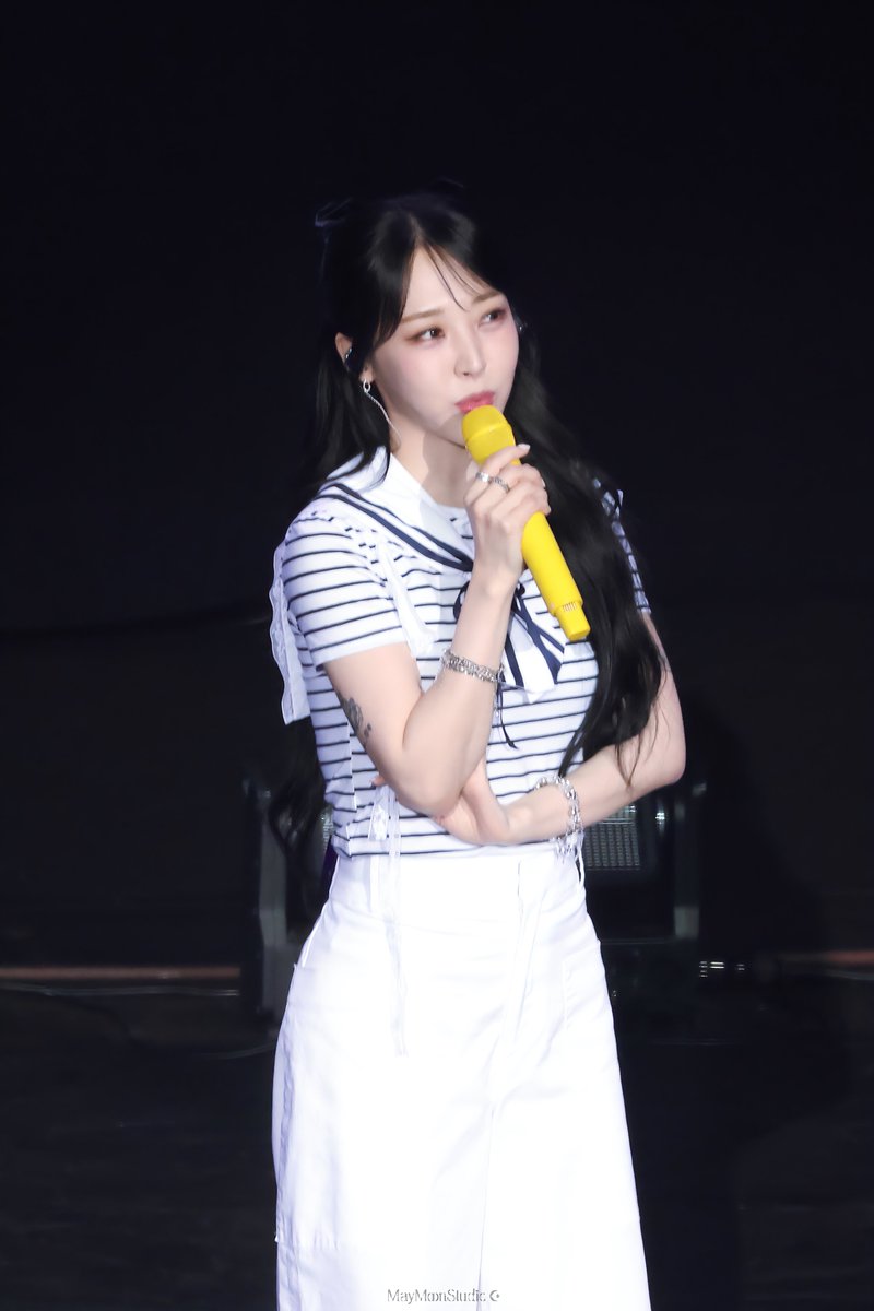 maymoonstudio's tweet image. 250726 문별 팬콘 [sea;nema] in 가오슝 

I’m watching you 👀⚠️🖤

#마마무 #문별 #MoonByul
#MoonByul_FanConcert #seanema
#MoonByul_seanema_in_KAOHSIUNG