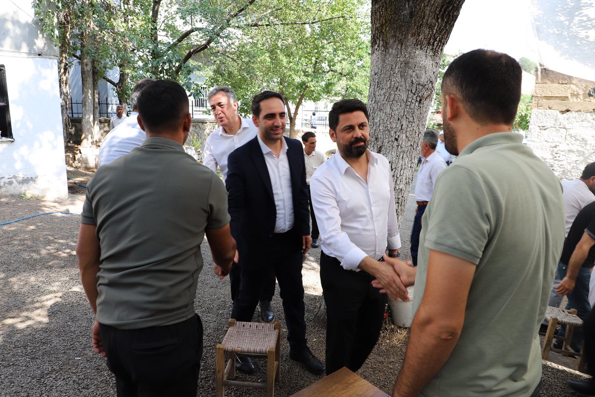 İl Başkanımız <a href="/yilmaz_seven/">Av. Yılmaz SEVEN</a> Milletvekilimiz <a href="/Korkutata_Zeki/">Zeki Korkutata</a> ile birlikte Solhan ilçemizi ziyaret ederek vatandaşlarımızla bir araya geldi. <a href="/NihatDogu12/">NİHAT DOĞU</a> <a href="/ahakimyildiz/">Abdulhakim Yıldız</a> <a href="/ZiyaAtas12/">Ziya Ataş</a> <a href="/SolhanAkParti/">AK PARTİ SOLHAN İLÇE BAŞKANLIĞI 🇹🇷</a>