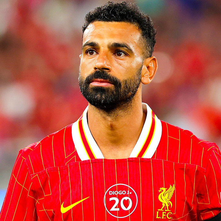 Transfery_'s tweet image. 🚨 🔴 Piłkarze Liverpoolu przez cały sezon będą nosić na koszulkach i kurtkach klubowych emblemat „Forever 20” ku pamięci Diogo Joty!