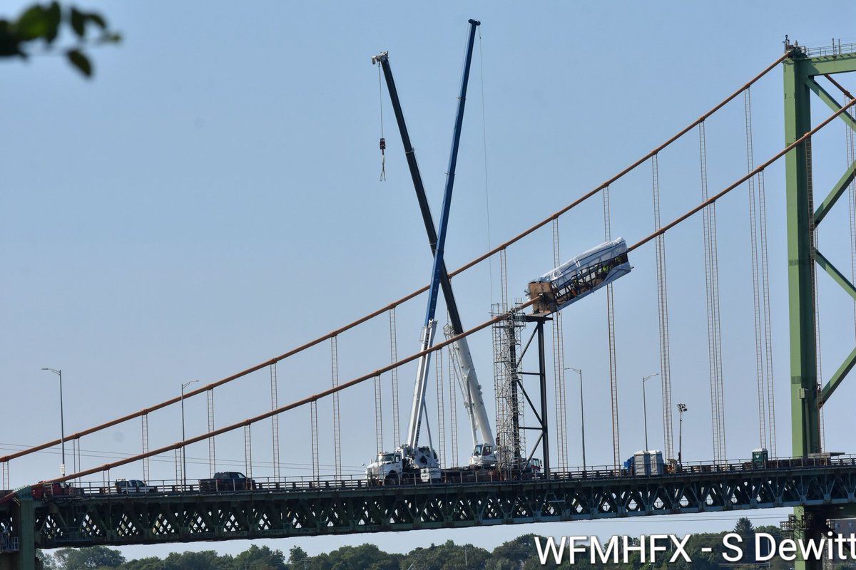 HfxMda's tweet image. Construction on the MacKay Bridge
Reopening on Monday morning at 530am, crews continue to work on completing the MacKay Bridge final form.
It will reconnect the Princess Margaret Boulevard ramps and the speed limit will be 70 km/h and enforced. #hfxtraffic