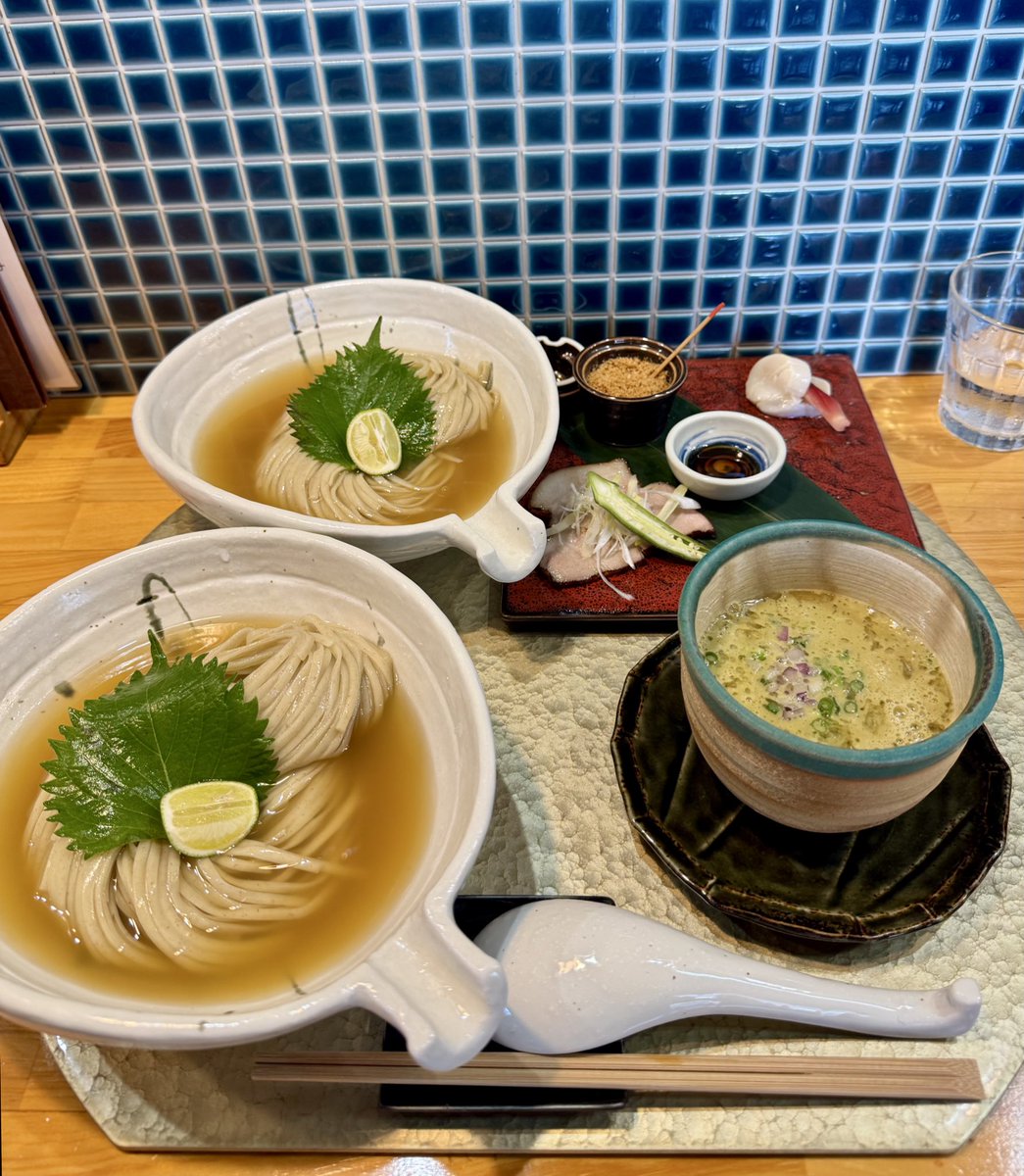 pon_ramen's tweet image. 中華蕎麦 鳴神食堂@高崎市
浅利と帆立のつけ蕎麦 特盛
麺浸かる生姜出汁はキレあり濃厚✨️
つけ汁クリーミーで旨味ギュンギュン⤴️
特盛で石臼引き粉の平打ち麺エンドレス💕
幸せが過ぎた🥰🥰🥰