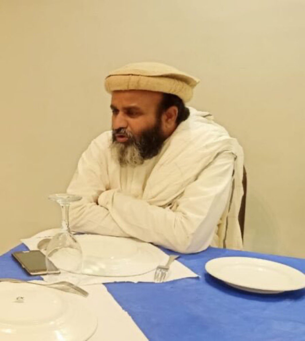 مولاناہدایت کو یاد رکھناچاہئےعوام نےان کو اس لیےمنتخب نہیں کیاکہ وہ غیر قانونی اسمگلنگ کی حمایت میں کھڑےہوجاۓبلکہ اس لیےچناکہ وہ فتنہ الہندوستان کے خاتمہ،تعلیم اور بنیادی سہولیات کی فراہمی میں کردار ادا کریں مگربدقسمتی سےمولاناکے پاس نہ کوئی پلان ہےنہ منشور ماسواۓاحتجاجی سیاست کے