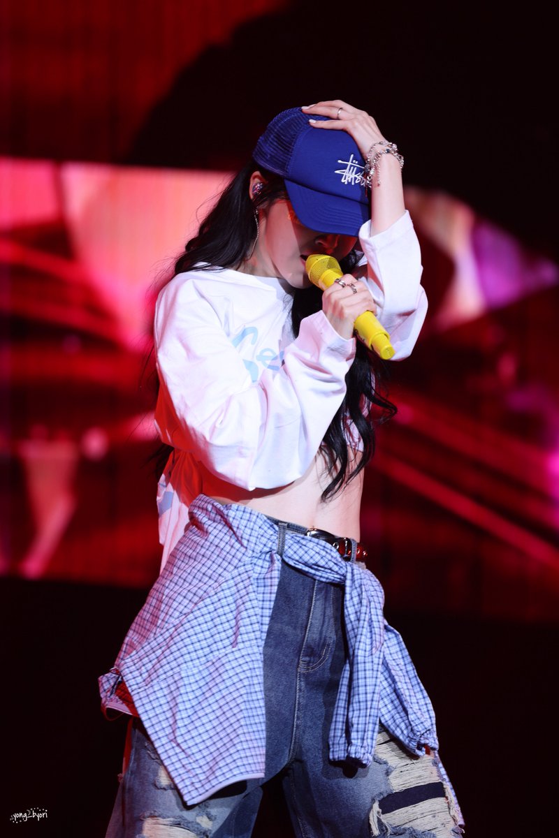 yong_byori's tweet image. 250726 Moon Byul Fan Concert [sea;nema] In Kaohsiung - Encore

OMG🫠🫠🫠🫠🫠🫠🫠🫠

#마마무 #문별 #문별이 #MAMAMOO #MoonByul #ムンビョル