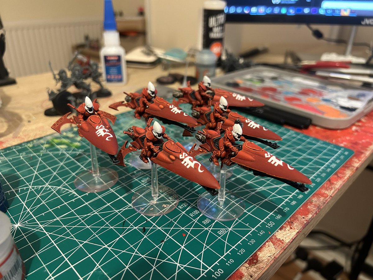 Ellie_Bee97's tweet image. After way too procrastinating I’ve finally finished my windriders, now onto the banshees ☺️