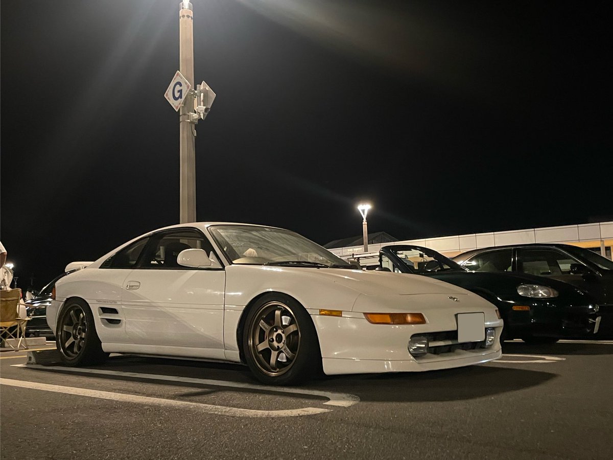 フロントの車高調復活。車高とキャンバーいじって下ろして眺めてを繰り返してたら日が暮れてしまった。

ヘルパー入れた感想は‥ナオキです