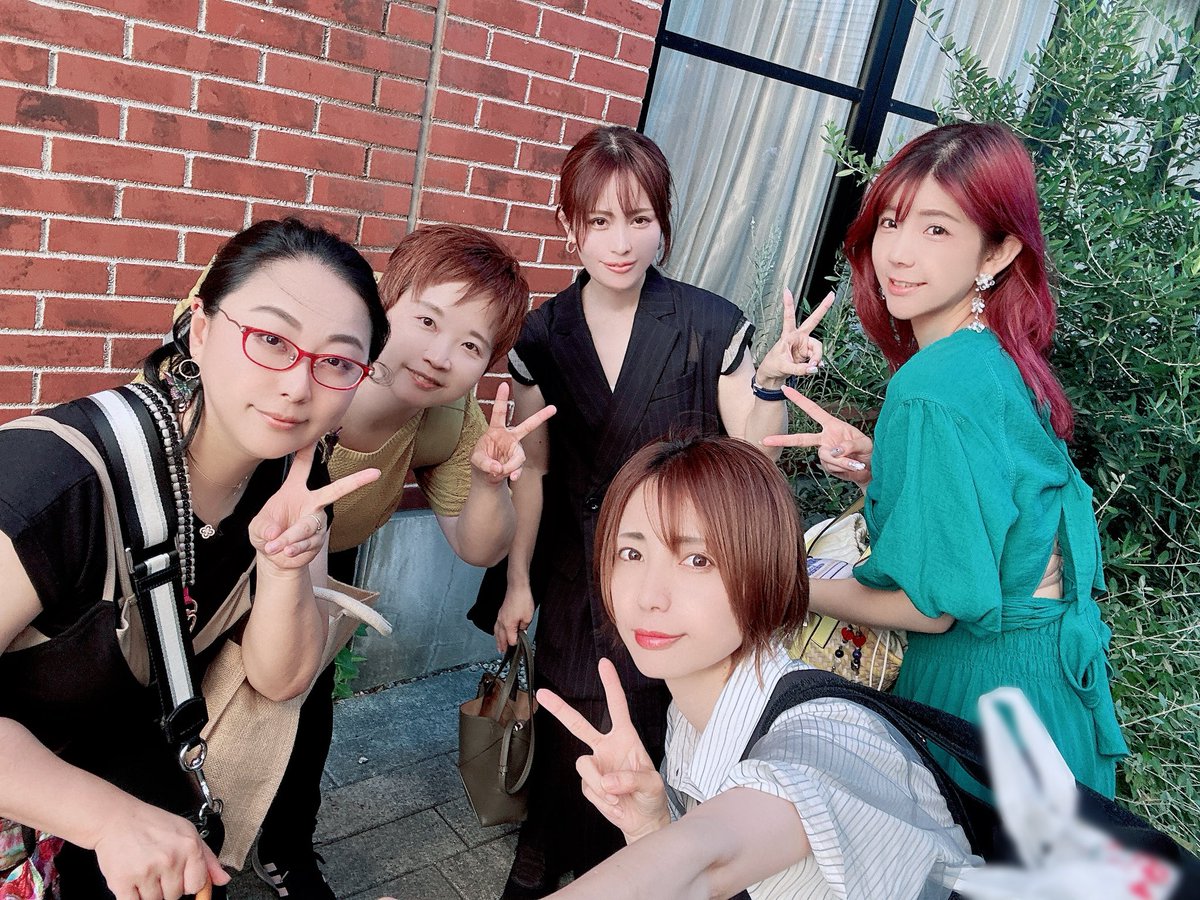 古のフォロワー、見てくれ。
あの頃のTFTホワイエ同窓会だよ😌