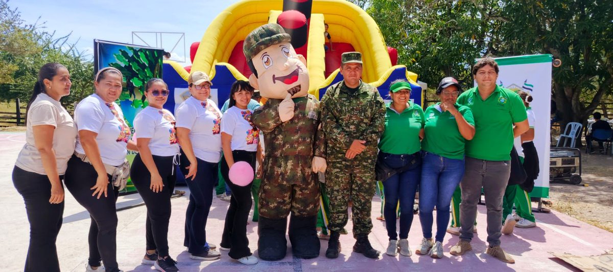 Ejercito_Div1's tweet image. Soldados del Batallón Especial Energético y Vial N.°2 de la #DécimaBrigada, en articulación con la Alcaldía de Becerril, #Cesar y la Institución Educativa Villa Matilde, realizaron una jornada recreativa y de esparcimiento para más de 200 niños, niñas y adolescentes.
Esta…
