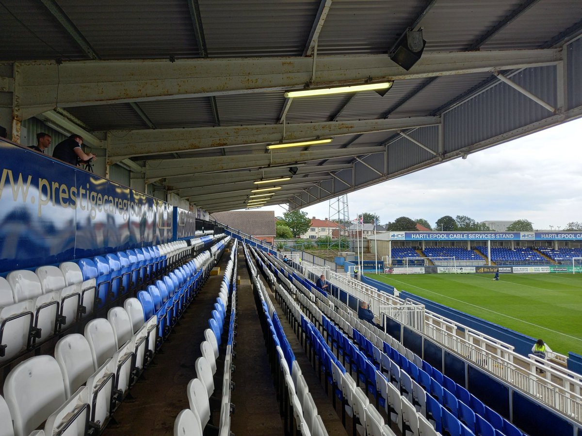 RoyKellySport's tweet image. A very good afternoon and welcome to Victoria Park for the Nicky Featherstone Testimonial match between @Official_HUFC and @LUFC . Gates are open and there is time to make it down and salute the great servant